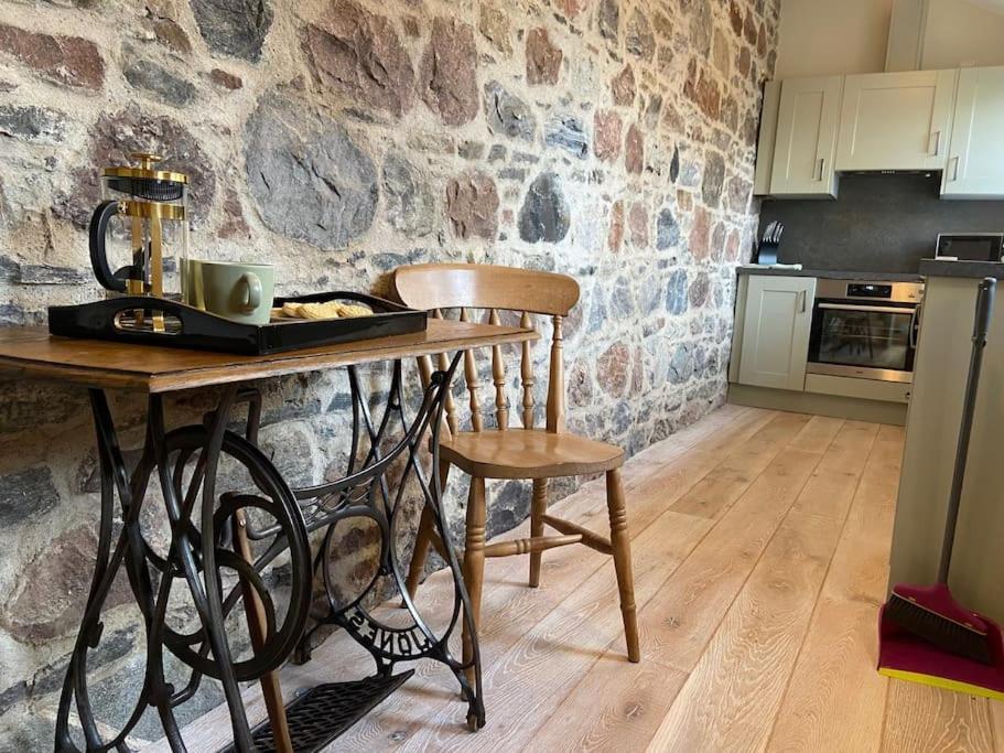 Signalman'S Cottage In Clachnaharry South Kessock ภายนอก รูปภาพ